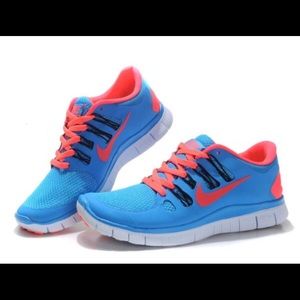 ‼️❤️ SALE ❤️‼️ Nike blue pink free run sneakers